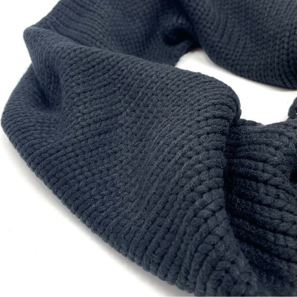 Renne's NYC Women's Chunky Knit Infinity Scarf in Black Women's' Men's Barney's - Picture 2 of 5